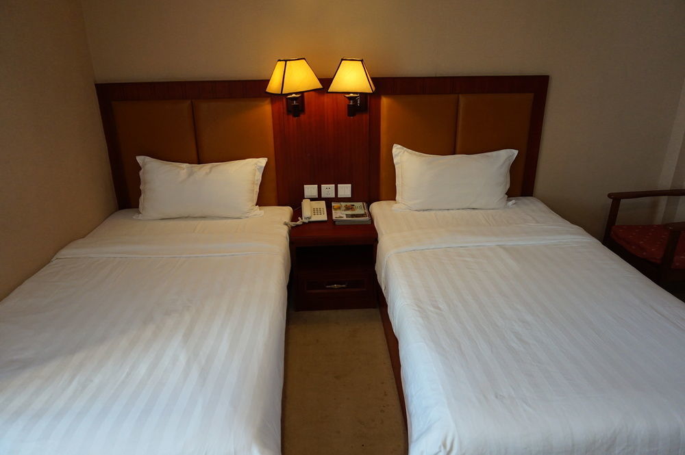 Dansavanh Hotel Ban Si Khay Exterior photo